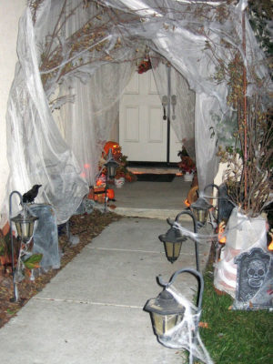 Add Spooky Touch to Porch this Halloween - HomeDesignInspired